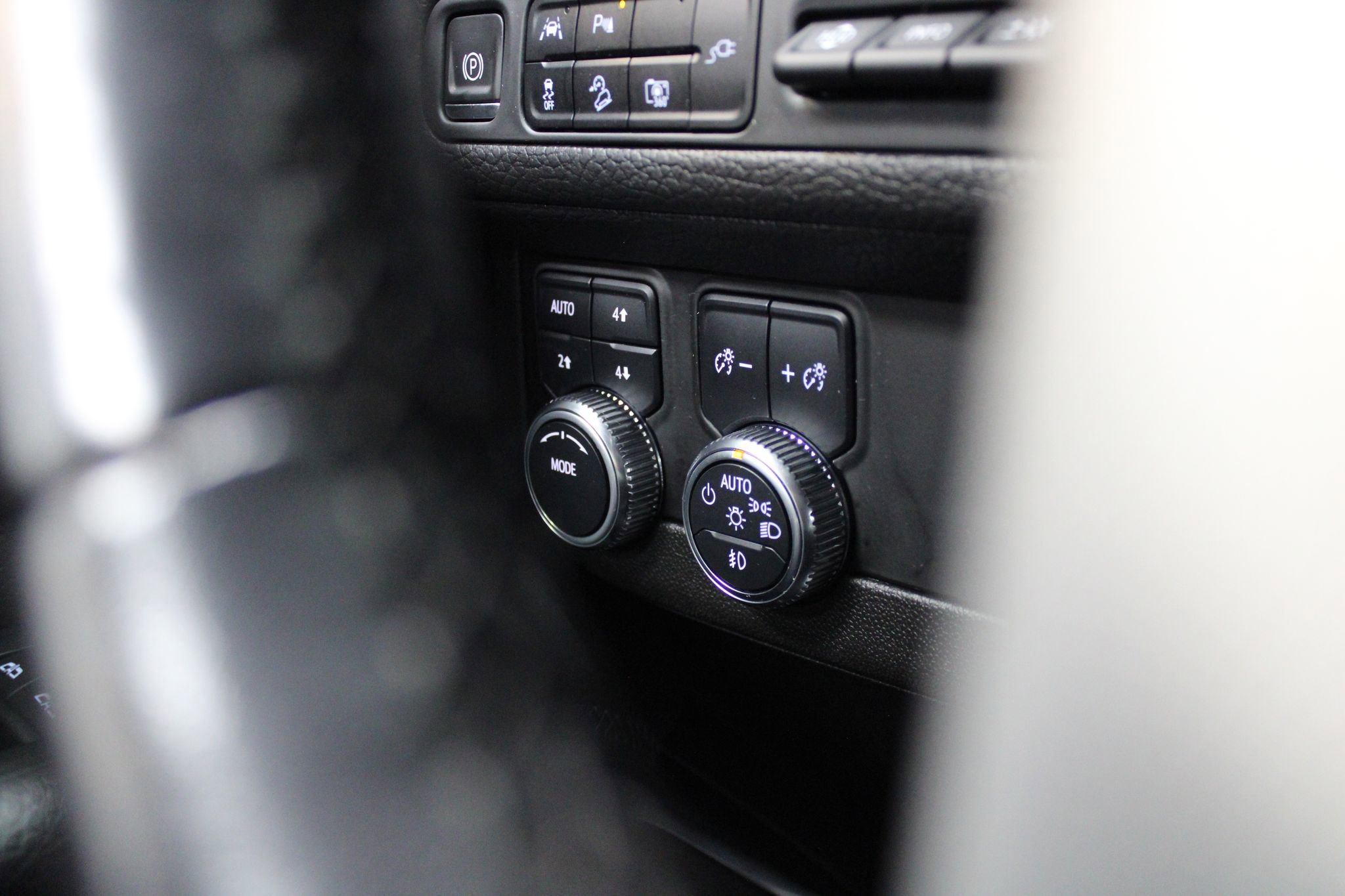 Used 2022 GMC Yukon XL Denali AWD/4WD image 37