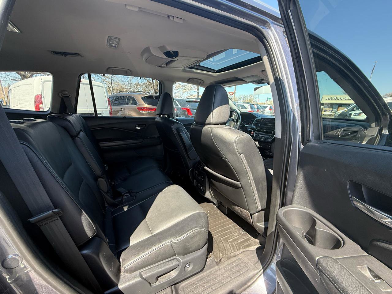 Used 2021 Honda Pilot Touring image 5