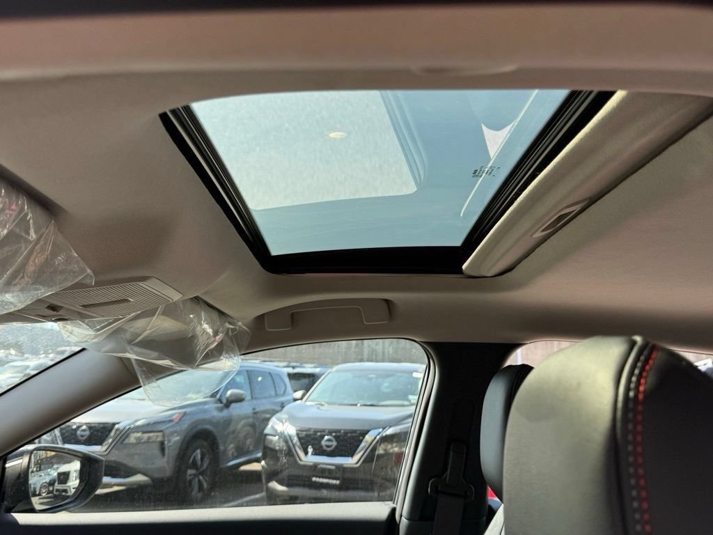 New 2026 Nissan Sentra SR w/ SR Premium Package FWD image 21