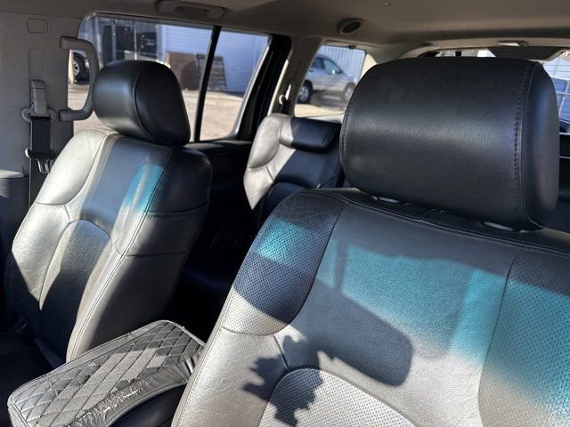 Used 2008 Nissan Pathfinder SE w/ Leather Pkg RWD image 6