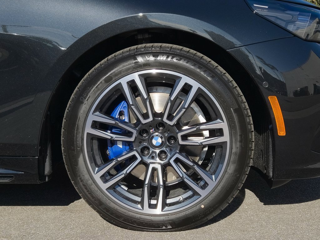 New 2026 BMW 530i xDrive w/ M Sport Package image 9