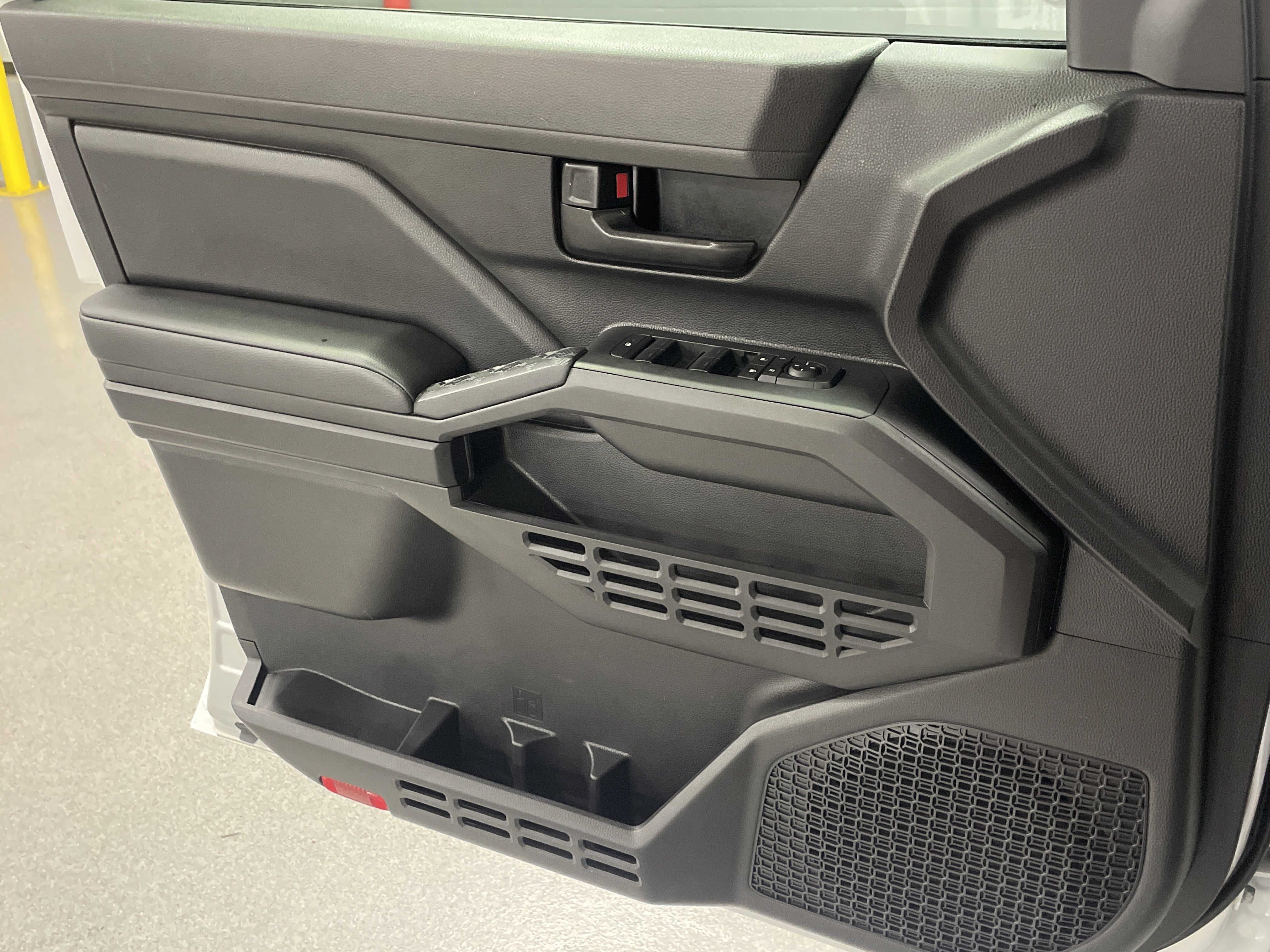 Certified 2025 Toyota Tacoma SR image 14