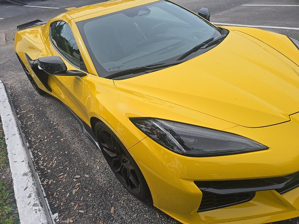 Used 2025 Chevrolet Corvette Z06 RWD image 2