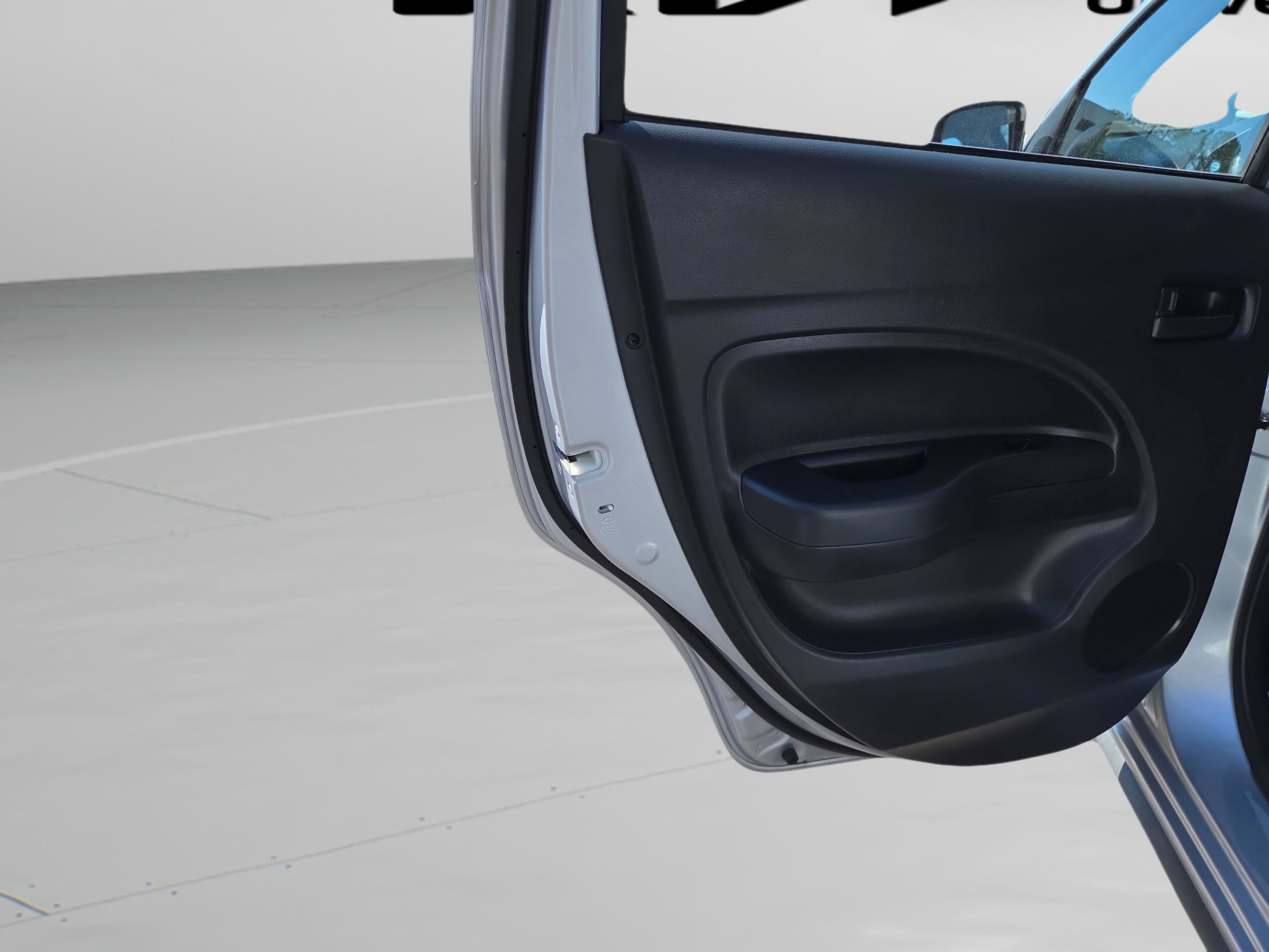 Used 2024 Mitsubishi Mirage ES image 29
