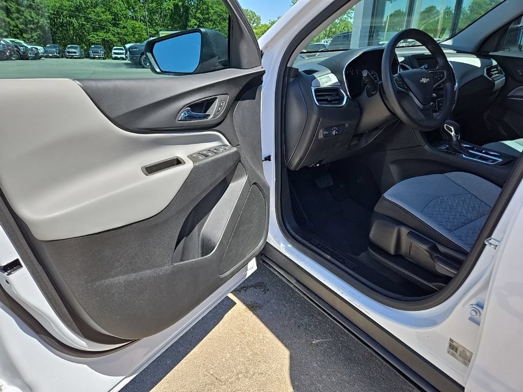 Used 2023 Chevrolet Equinox LS FWD image 29