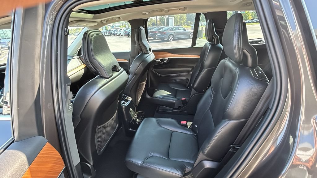 Certified 2024 Volvo XC90 T8 Plus w/ Protection Package Premier AWD/4WD image 9
