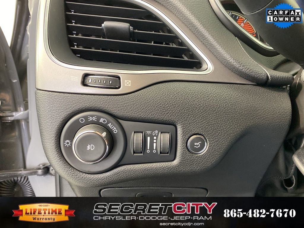 Used 2022 Jeep Cherokee Latitude Lux w/ Sun & Sound Group image 14