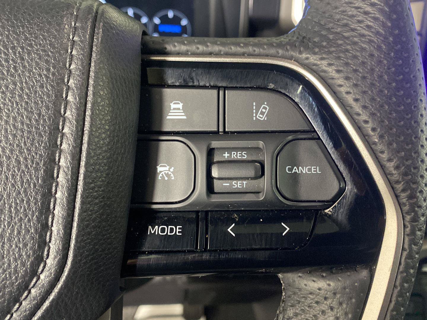 Used 2026 Toyota Sequoia Platinum AWD/4WD image 21