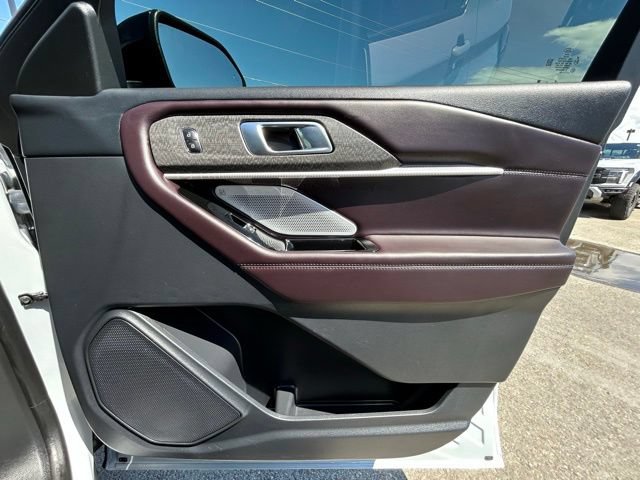 Used 2025 Ford Explorer Platinum AWD/4WD image 40