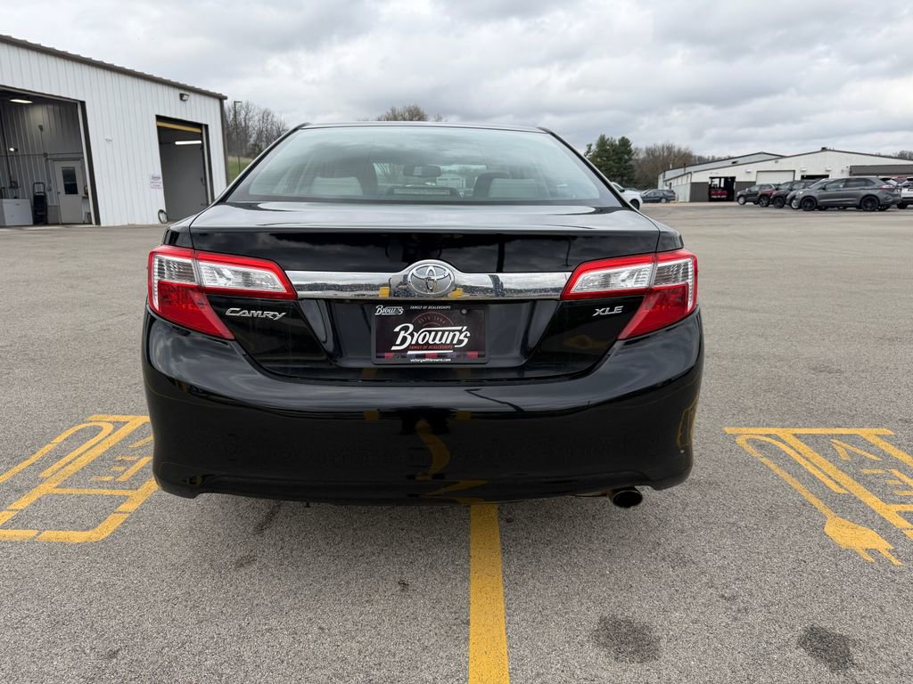 Used 2012 Toyota Camry XLE w/ Leather Pkg FWD image 6