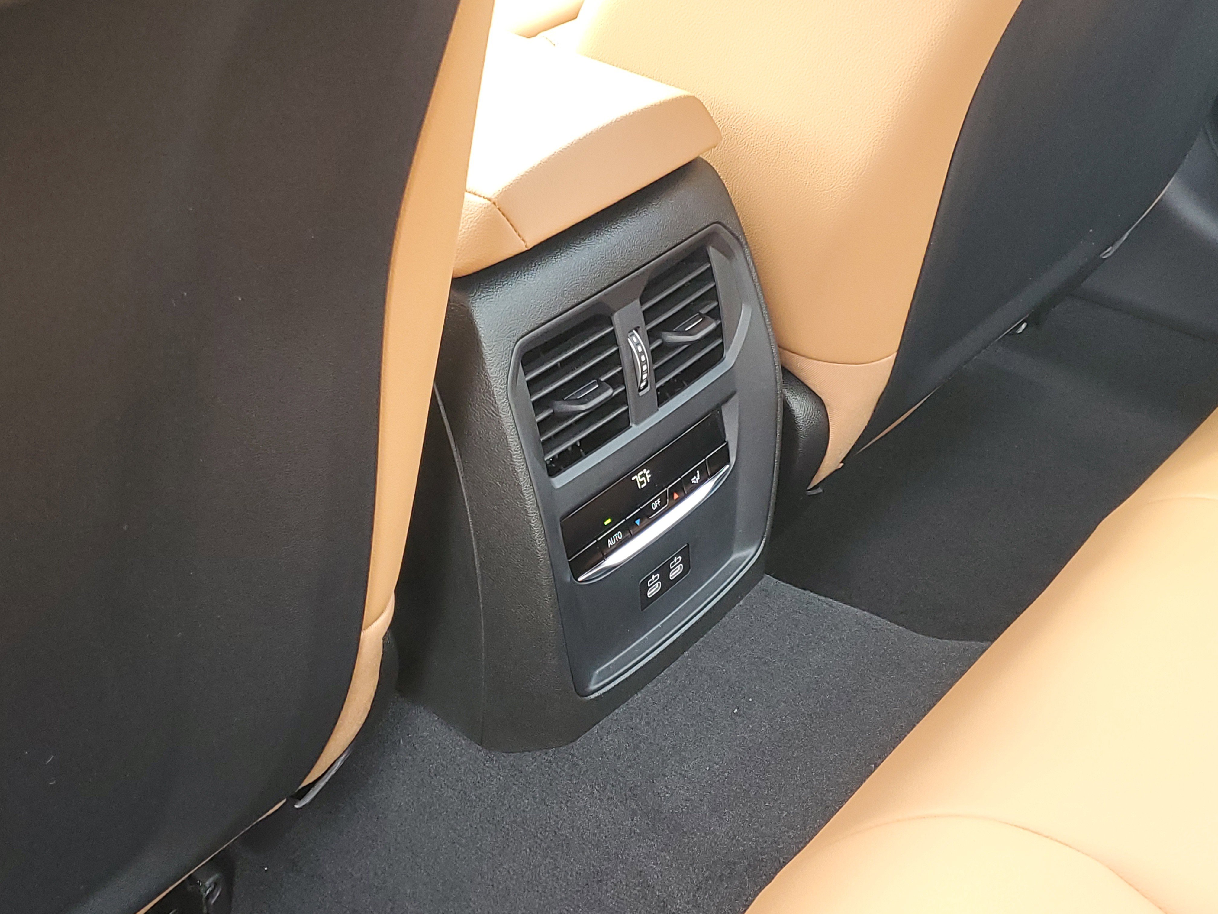 New 2026 BMW 330i xDrive Sedan w/ Premium Package image 25