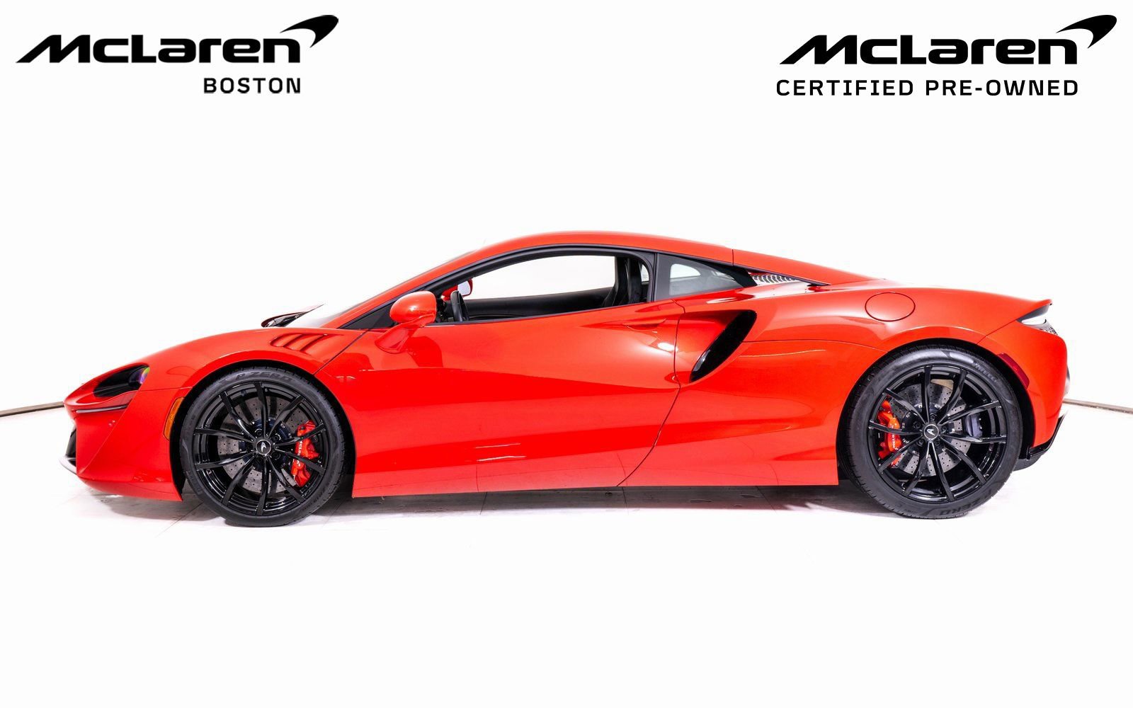 Used 2024 McLaren Artura image 2