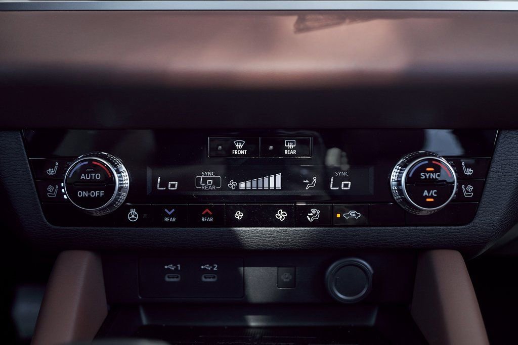 Used 2025 Mitsubishi Outlander SEL FWD image 48