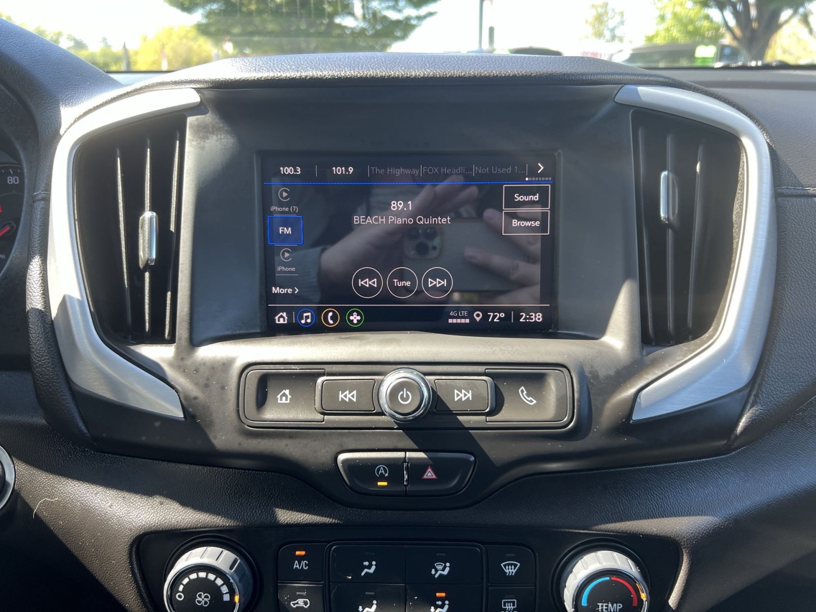 Used 2024 GMC Terrain SLE FWD image 17