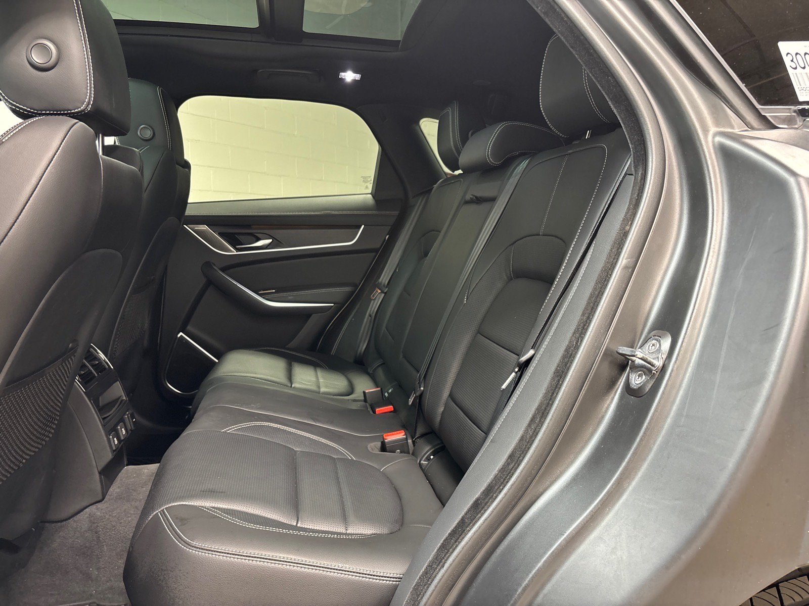 Used 2026 Jaguar F-PACE R-Dynamic S AWD/4WD image 29