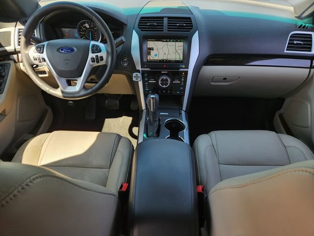 Used 2015 Ford Explorer Limited w/ Equipment Group 301A AWD/4WD image 12
