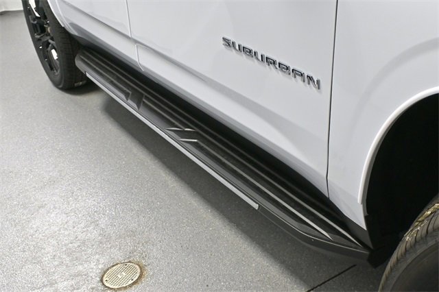 New 2026 Chevrolet Suburban Premier image 3