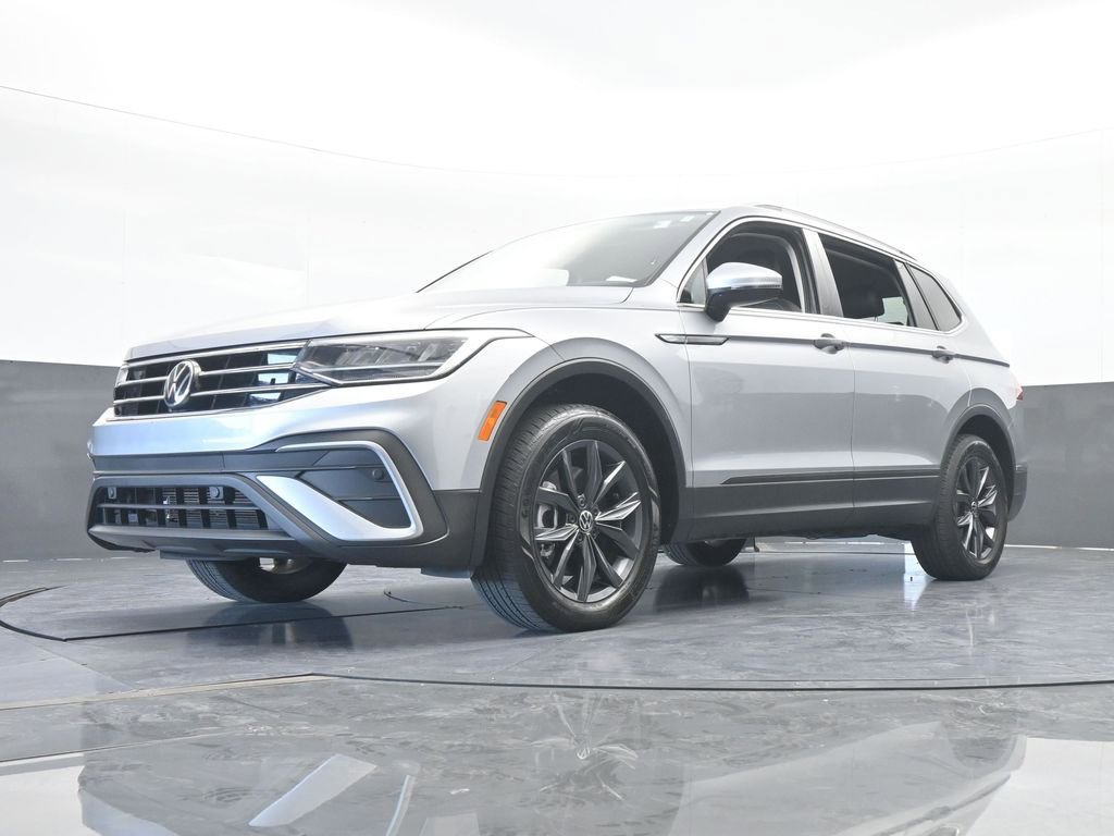 Used 2023 Volkswagen Tiguan SE image 56