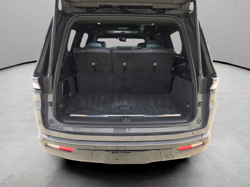 New 2026 Jeep Grand Wagoneer Summit AWD/4WD image 12