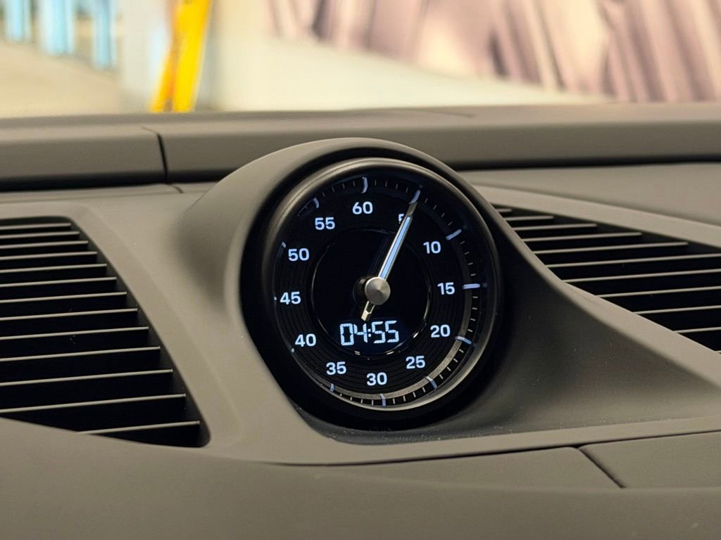 New 2025 Porsche Macan 4S Electric image 29