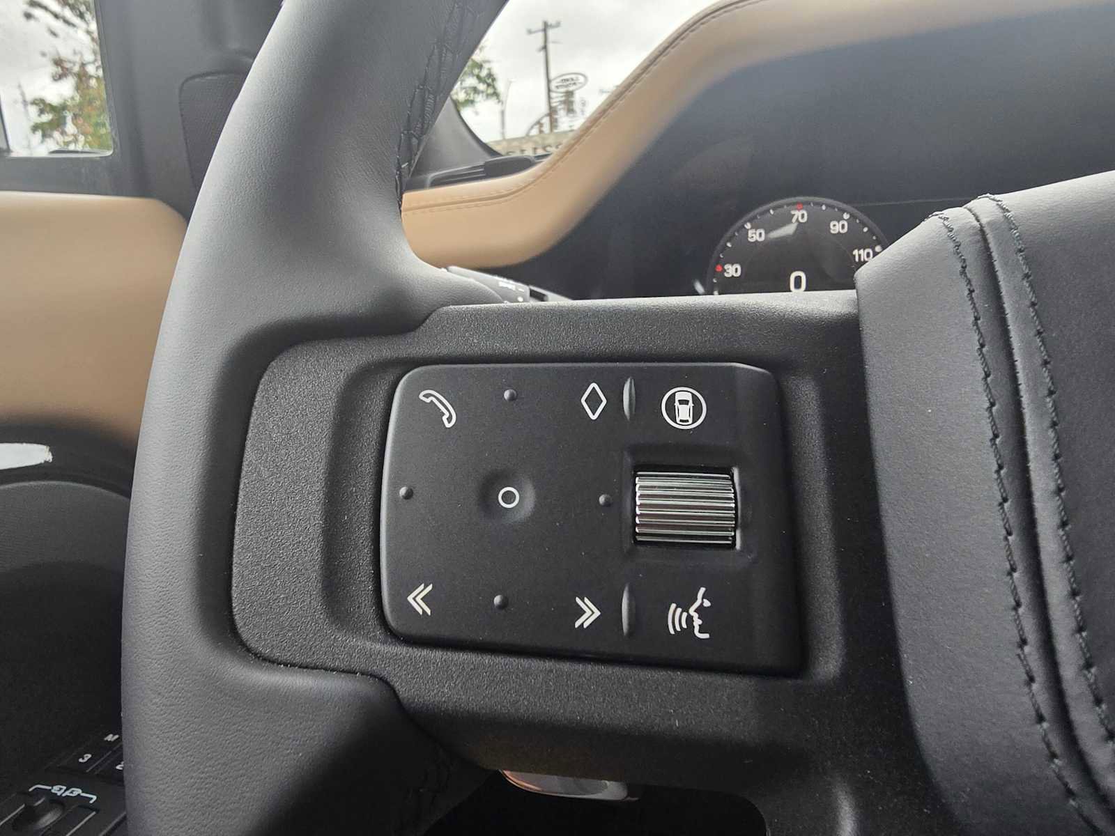 New 2025 Land Rover Defender 110 V8 image 31