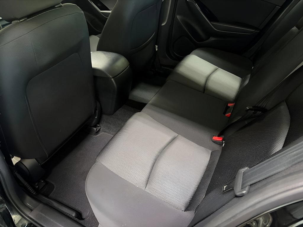 Used 2018 MAZDA MAZDA3 Sport FWD image 15