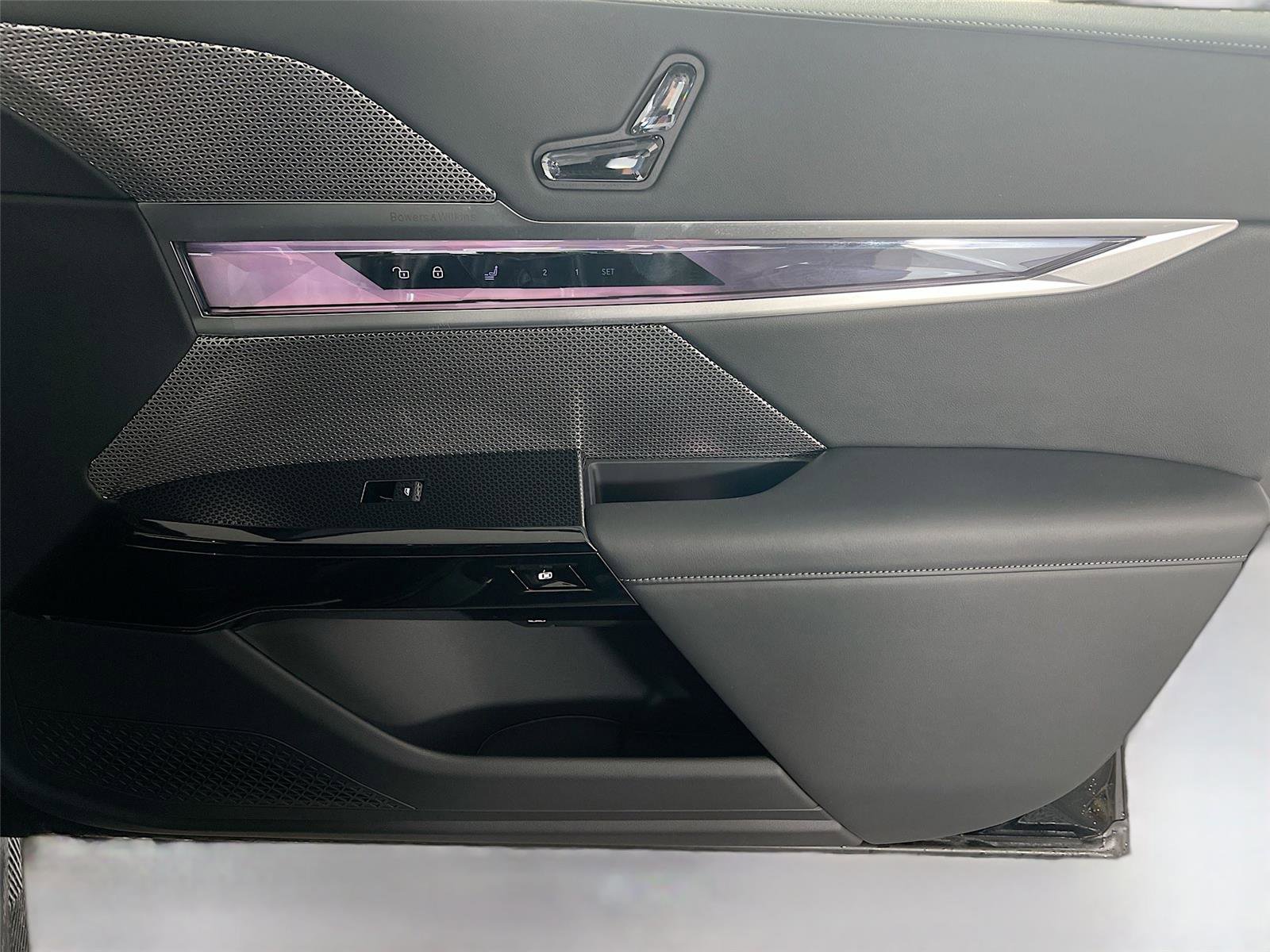 Certified 2024 BMW 760i xDrive w/ Executive Package image 30