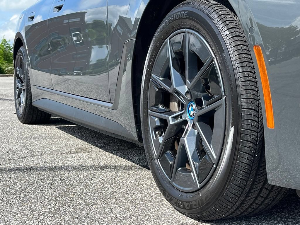 Certified 2023 BMW i4 eDrive35 RWD image 9