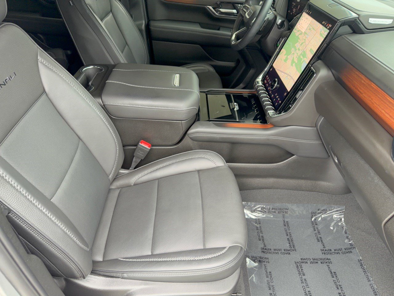 Used 2026 GMC Yukon Denali AWD/4WD image 30