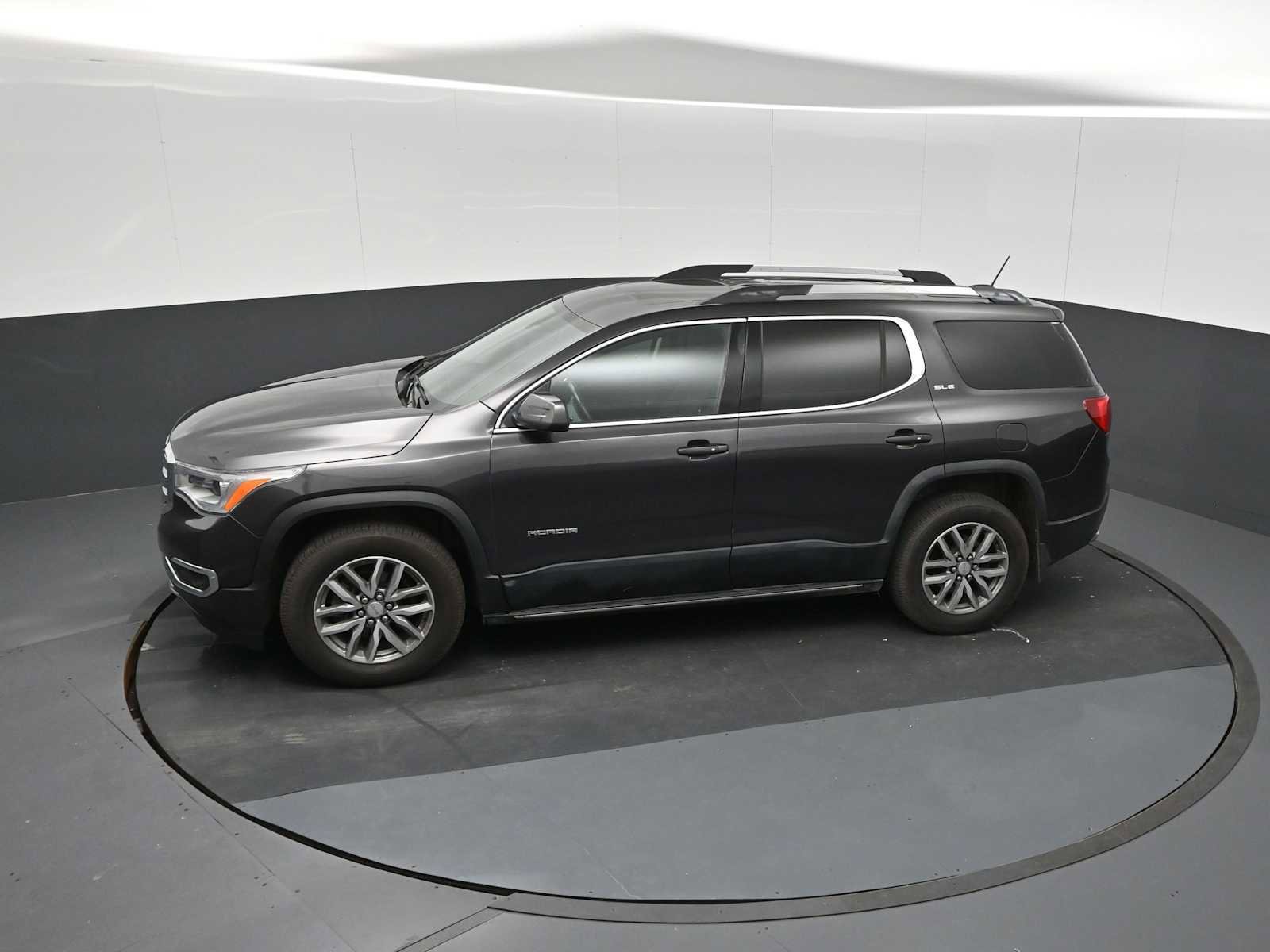 Used 2017 GMC Acadia SLE AWD/4WD image 42