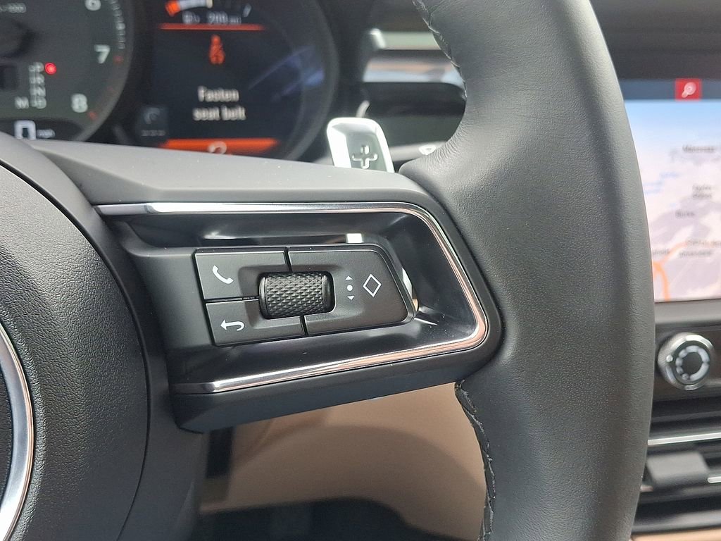 Certified 2025 Porsche Macan image 25