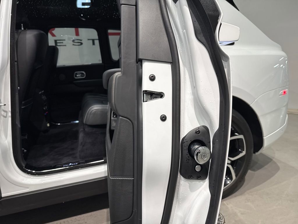 Used 2020 Rolls-Royce Cullinan AWD/4WD image 71
