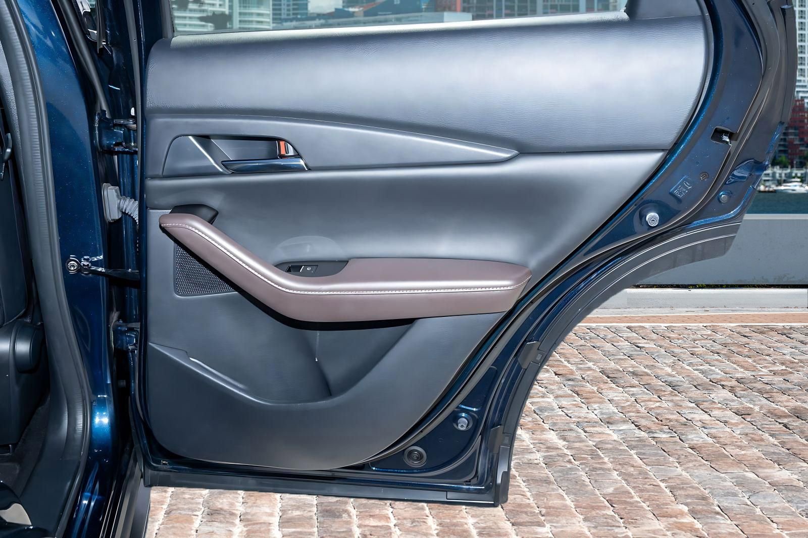 Used 2023 MAZDA CX-30 AWD 2.5 S w/ Premium Package image 14