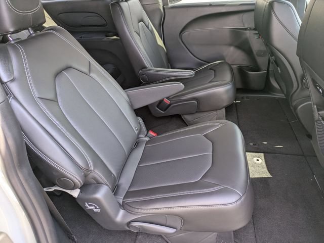 New 2026 Chrysler Pacifica Select w/ S Appearance Package FWD image 34