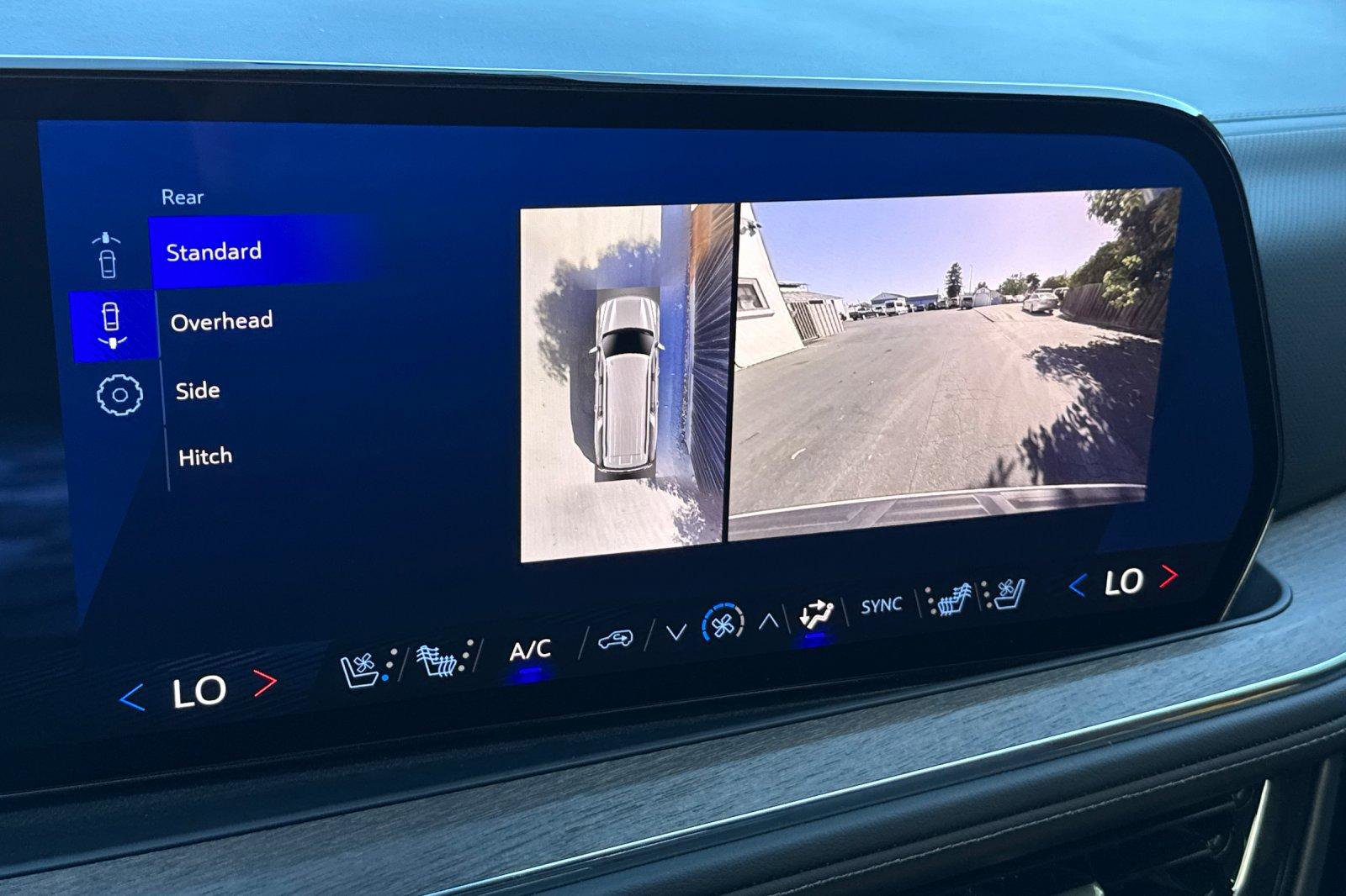 New 2025 Chevrolet Suburban High Country image 28