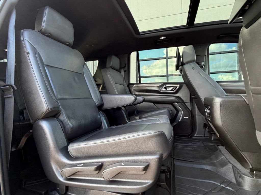 Used 2024 Chevrolet Suburban Z71 w/ Luxury Package AWD/4WD image 22