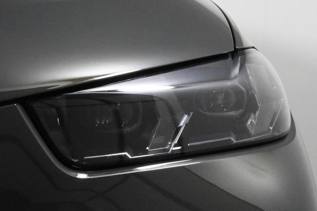 Used 2025 BMW X5 M60i w/ Executive Package image 11