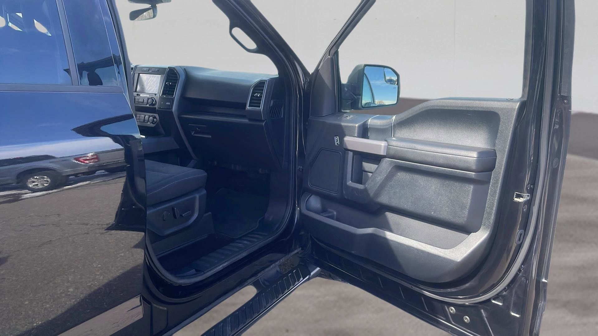 Used 2019 Ford F150 XLT w/ Equipment Group 302A Luxury image 17