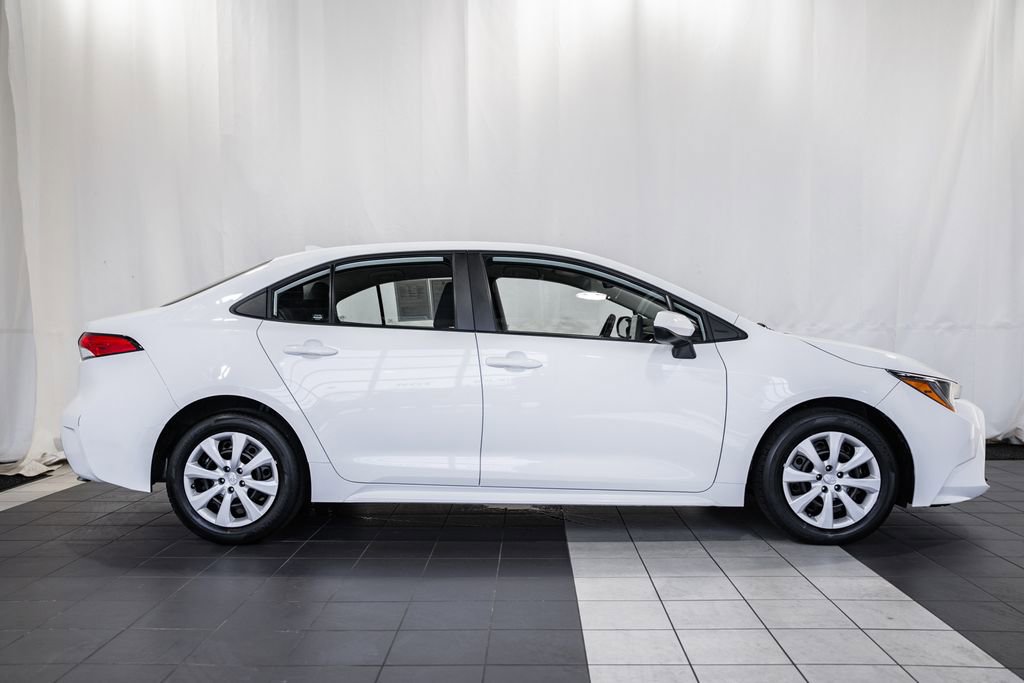 Used 2024 Toyota Corolla LE image 3