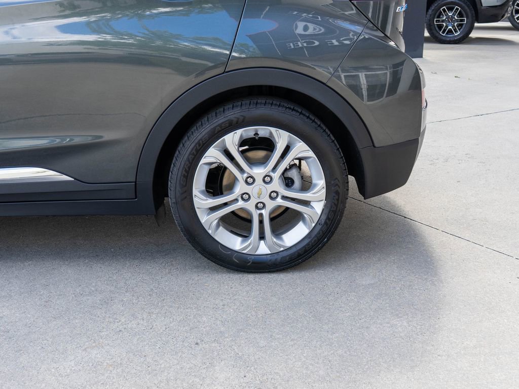 Used 2021 Chevrolet Bolt LT FWD image 29