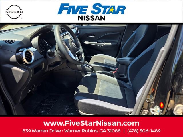 Used 2025 Nissan Versa SV image 6