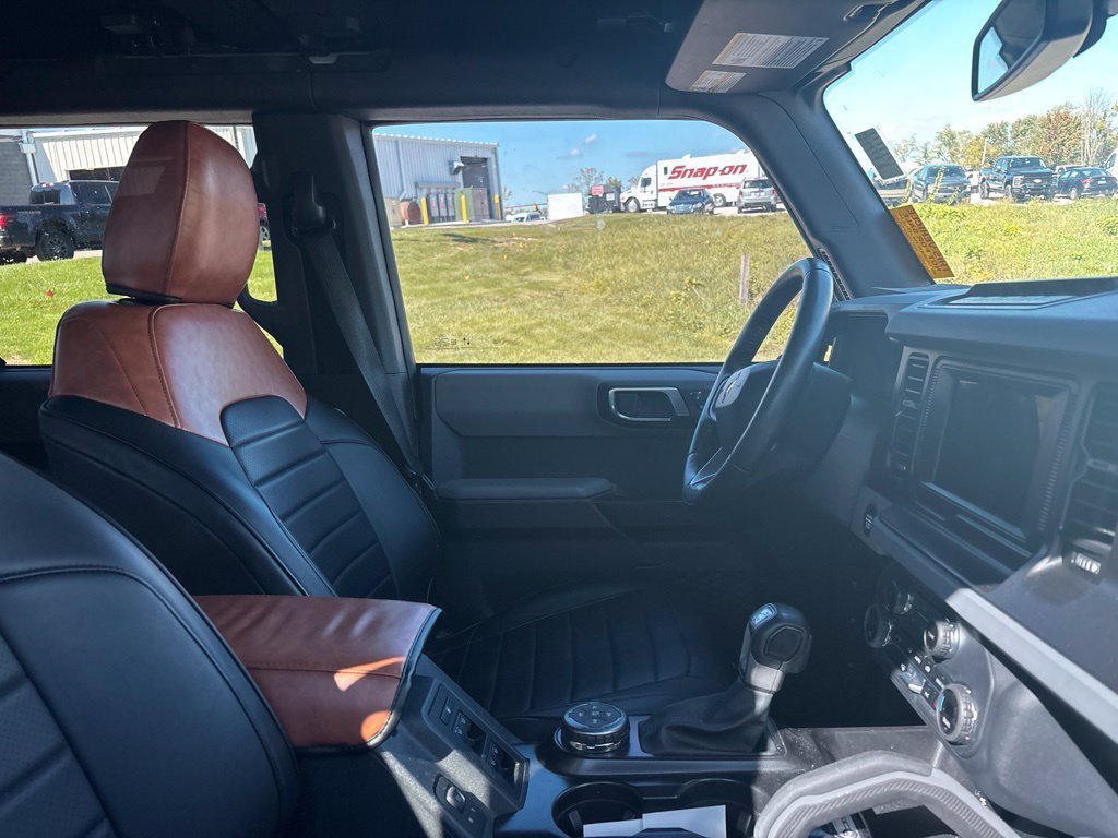 Used 2023 Ford Bronco Big Bend w/ Sasquatch Package AWD/4WD image 6