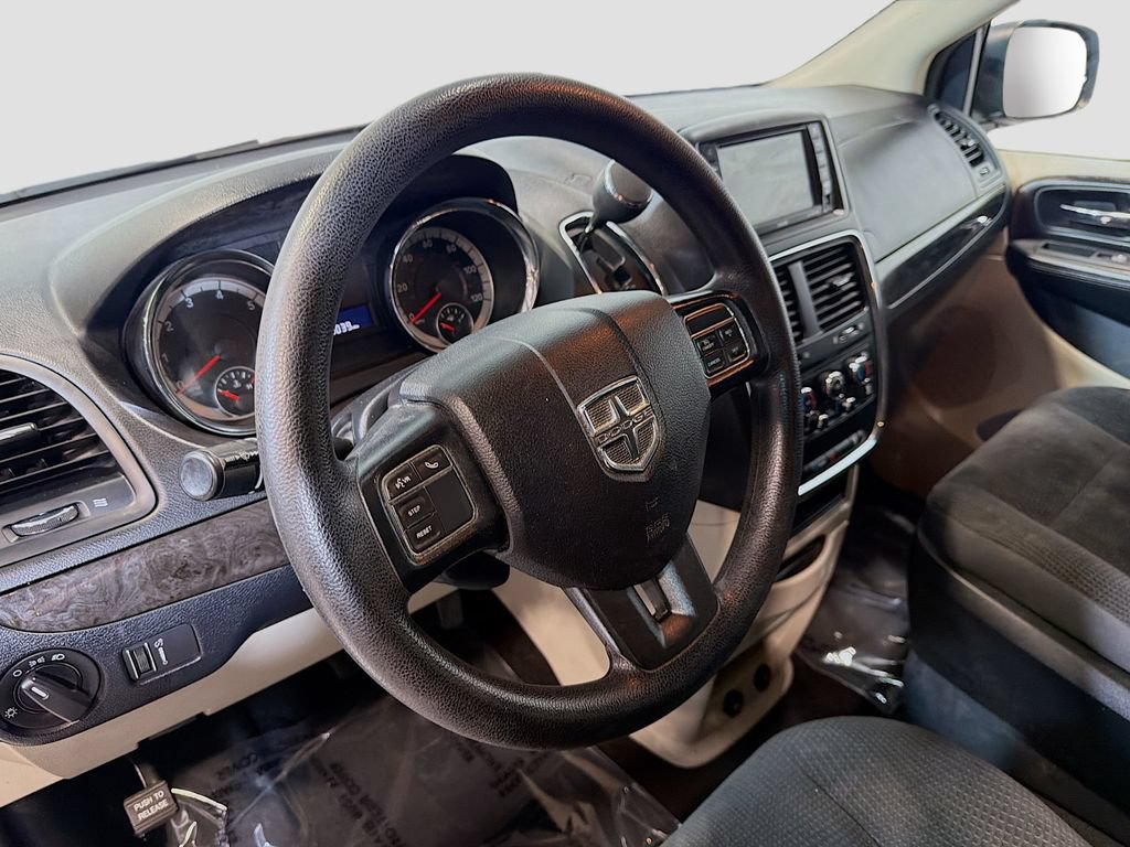 Used 2019 Dodge Grand Caravan SE w/ UConnect Hands-Free Group FWD image 10