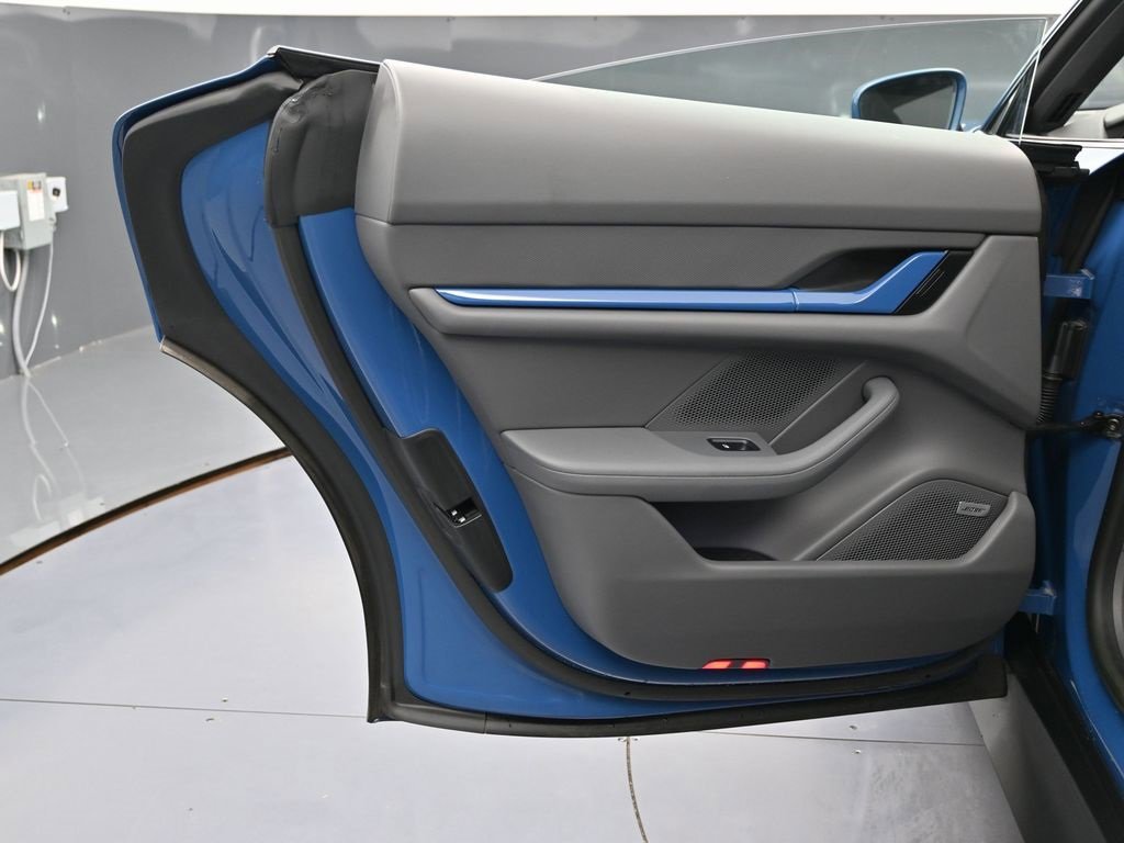 Used 2023 Porsche Taycan image 41