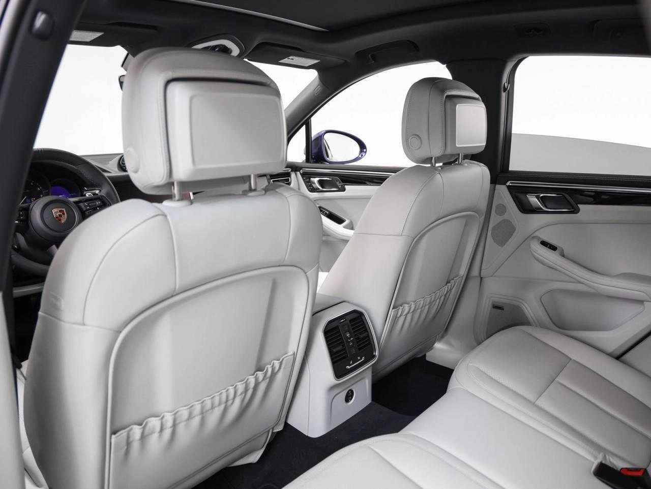 New 2025 Porsche Macan image 33