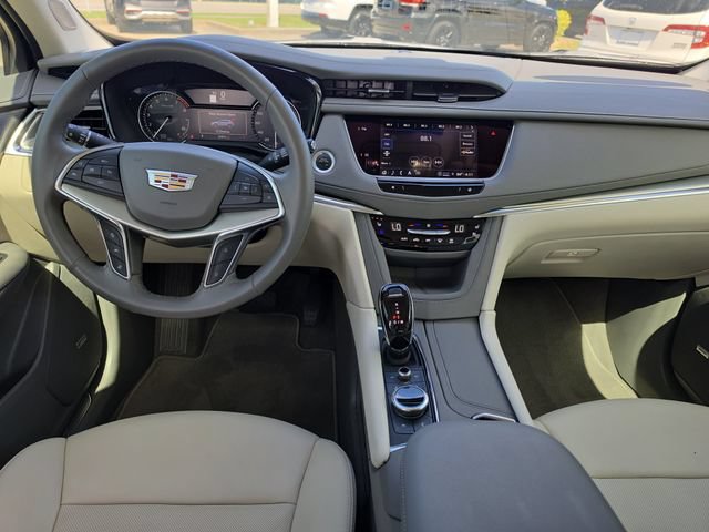 Used 2023 Cadillac XT5 Premium Luxury FWD image 8