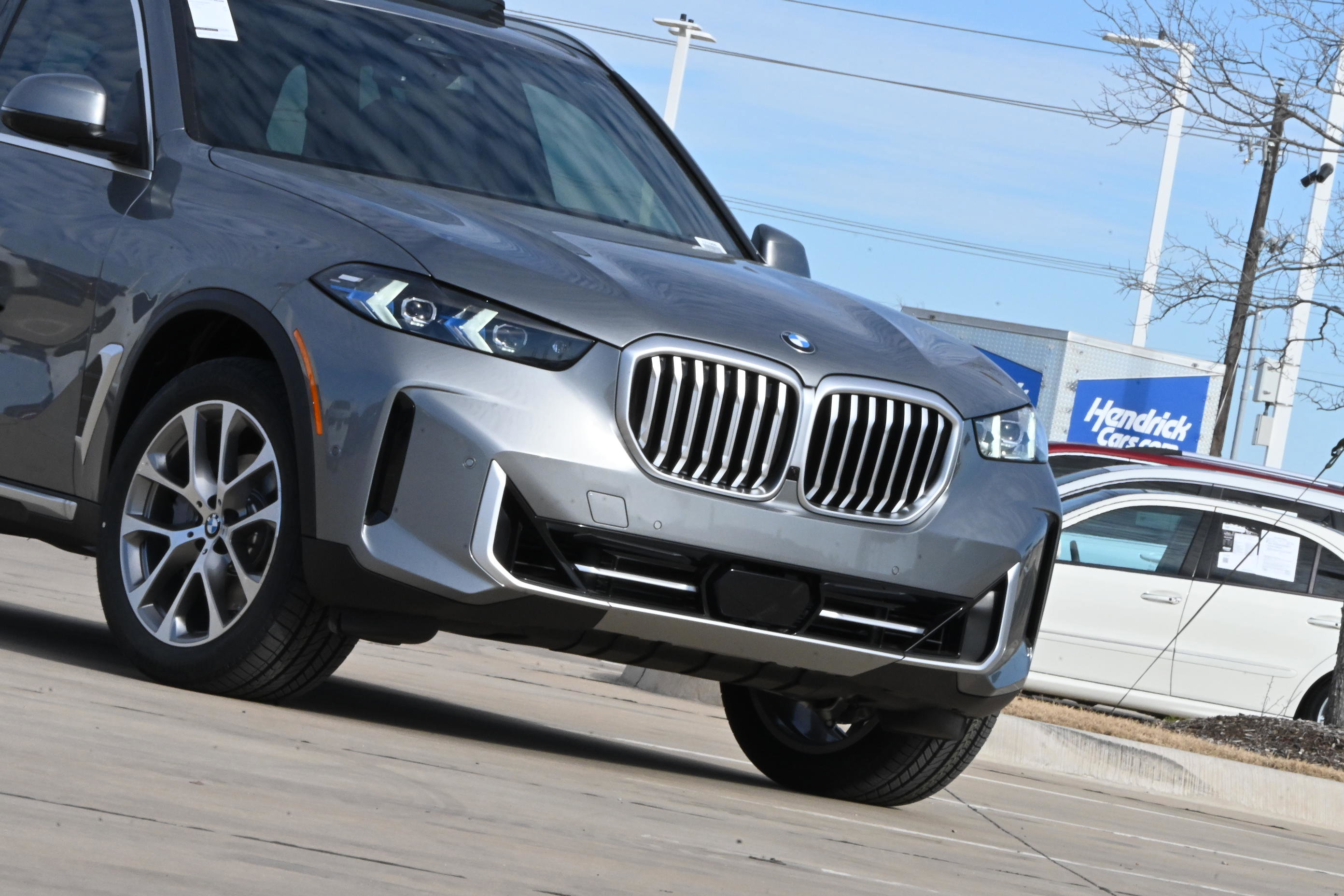 New 2026 BMW X5 sDrive40i image 3