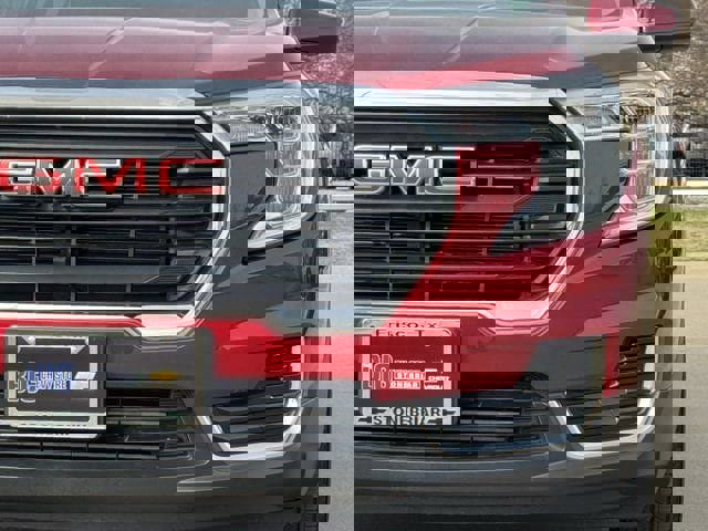 Used 2023 GMC Terrain SLE w/ Driver Convenience Package image 10