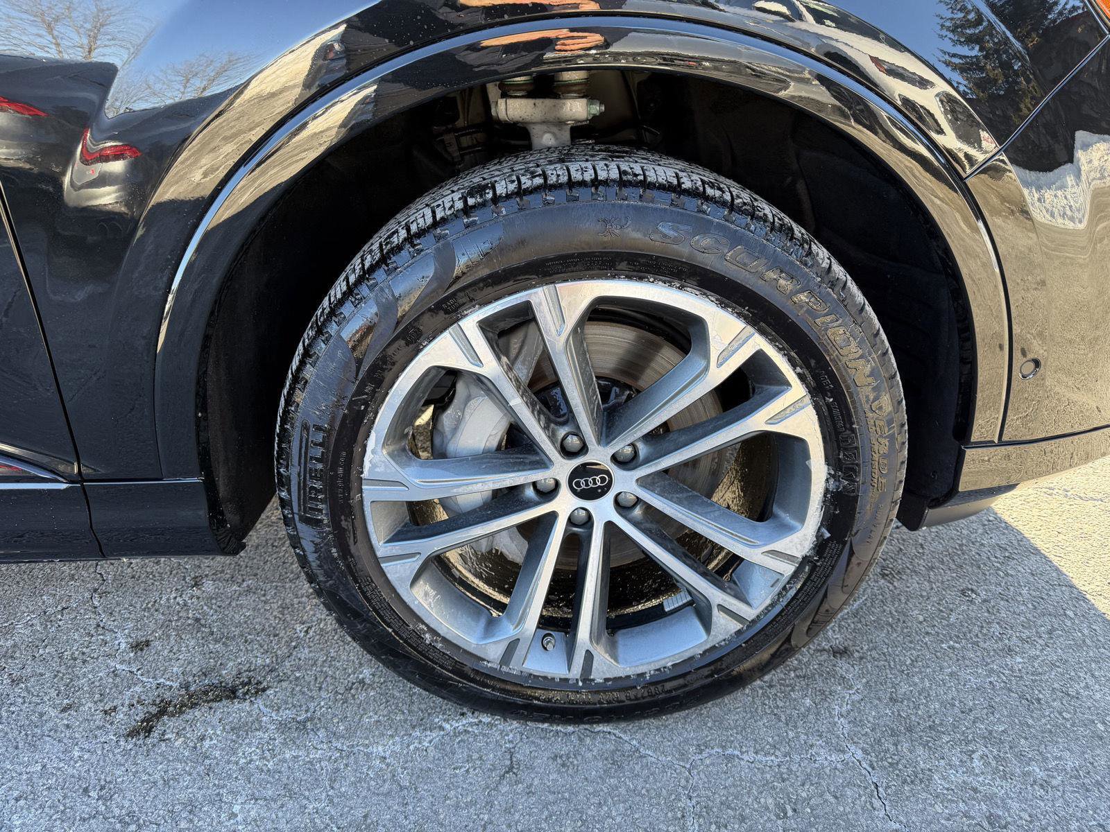 Used 2025 Audi Q7 2.0T Premium w/ Convenience Plus Package image 8