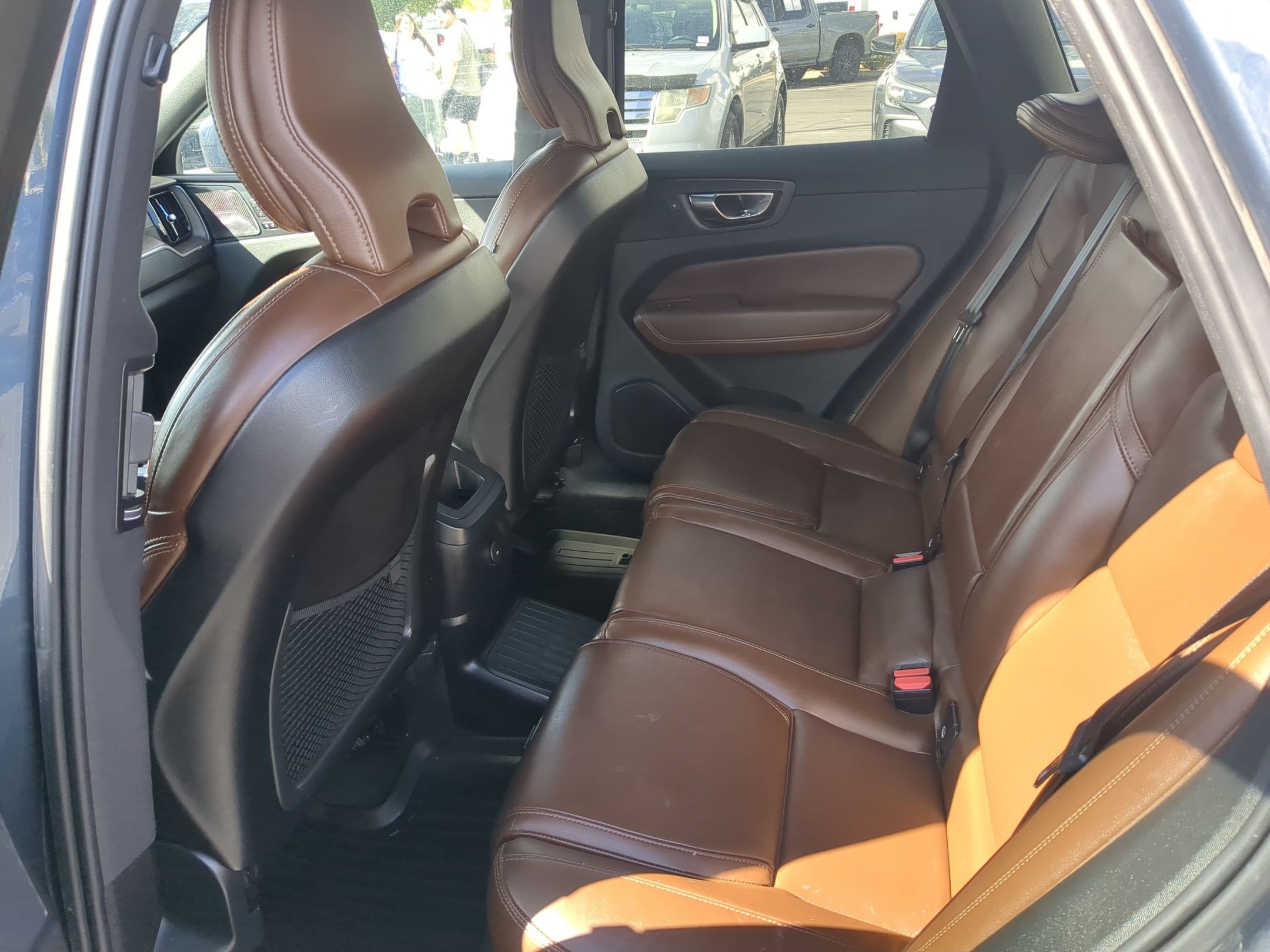 Used 2022 Volvo XC60 T8 Inscription w/ Advanced Package AWD/4WD image 29